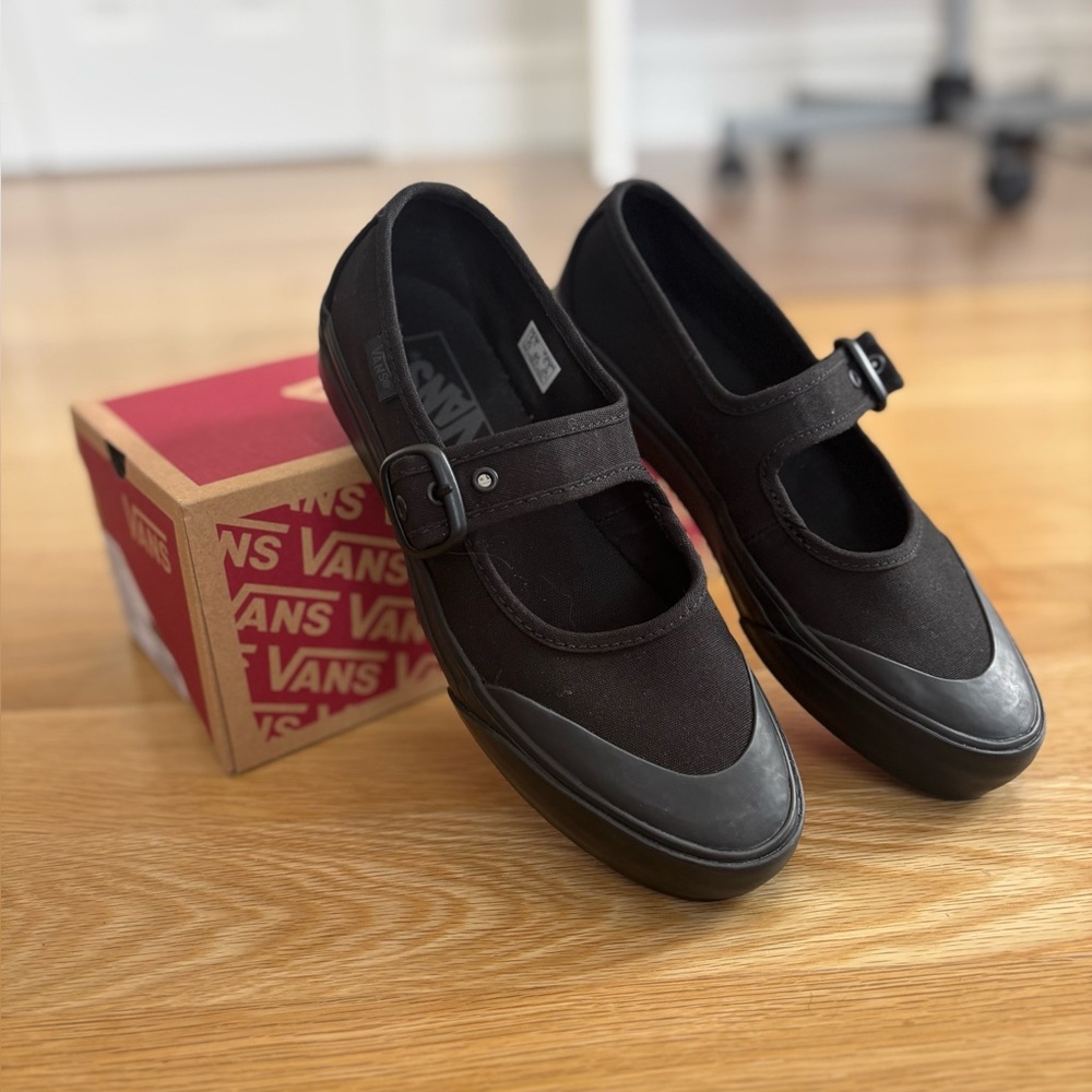Vans Women's Black Mary Jane Flats - Size 5.5